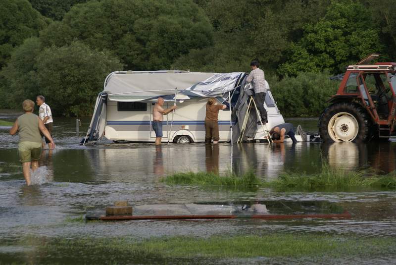 Hochwasser 2008 beim Campingplatz Bild Nr.006